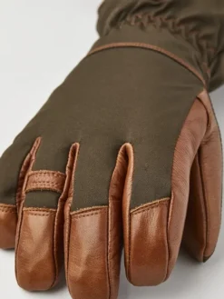 Hestra Hunters CZone Gauntlet Dark Forest